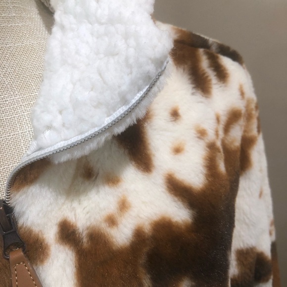 Cow-Print Pullover Faux-Fur Sherpa Quarter-Zip Pullover - Picture 3 of 5